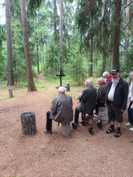 Hiljaisuuden aukio